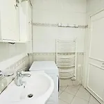 Families Or Friends 24-7 Selfcheck In Apartamento Tirana