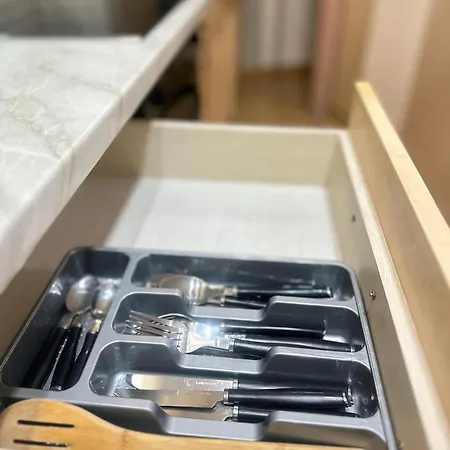 Apartment Families Or Friends 24-7 Selfcheck In