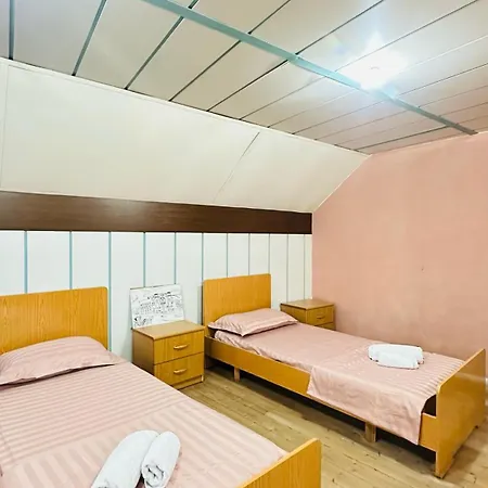 Families Or Friends 24-7 Selfcheck In Apartament
