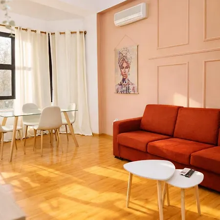 Central Tirana Villa 4 Min Walk To Skanderbeg Square Appartement *